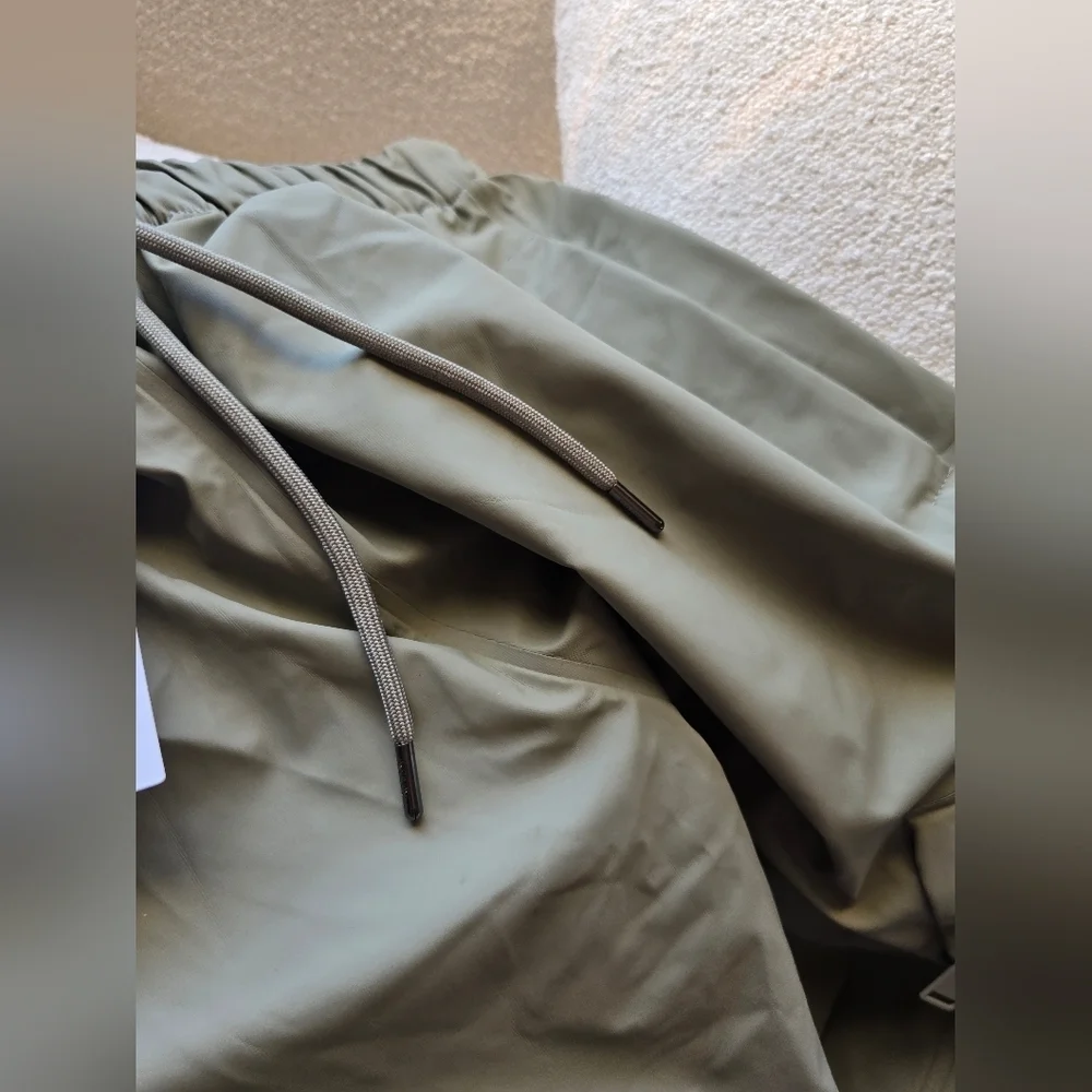 NWT! RAINS, UNISEX, Cargo Rain Pants, Regular W3, Drift, Size Small, MSRP $140